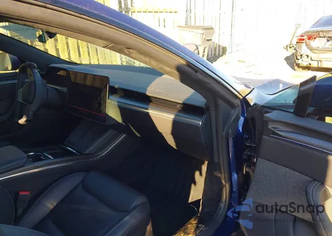 2021 Tesla Model S Plaid Tri Motor All-Wheel Drive from USA, damaged, VIN 5YJSA1E68MF452567